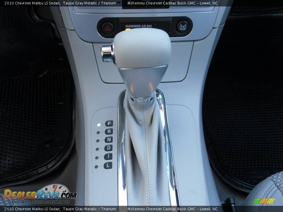 2010 Chevrolet Malibu LS Sedan Taupe Gray Metallic / Titanium Photo #23