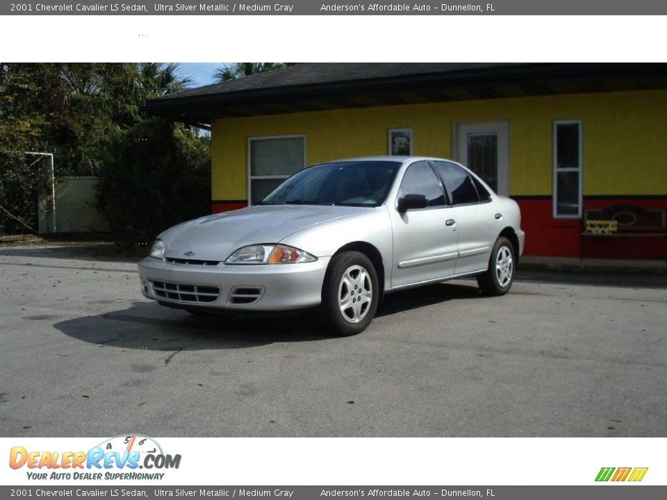 2001 Chevrolet Cavalier LS Sedan Ultra Silver Metallic / Medium Gray Photo #1