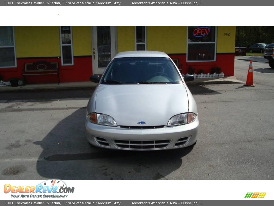 2001 Chevrolet Cavalier LS Sedan Ultra Silver Metallic / Medium Gray Photo #2