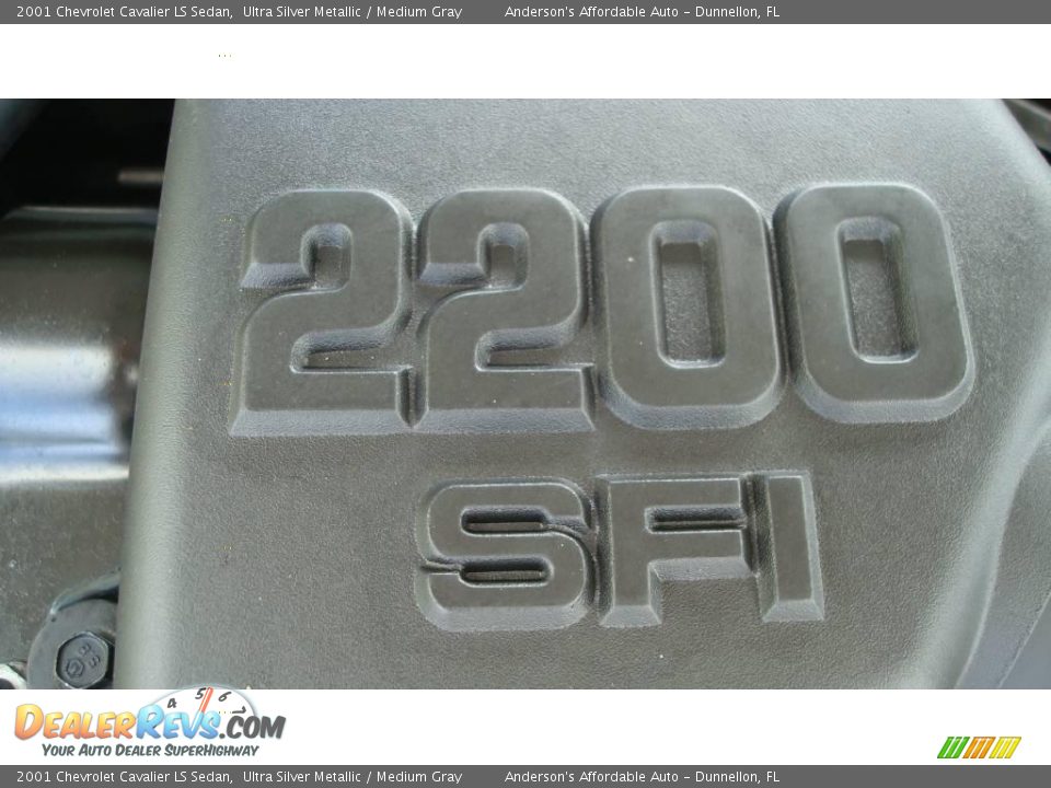 2001 Chevrolet Cavalier LS Sedan Ultra Silver Metallic / Medium Gray Photo #25