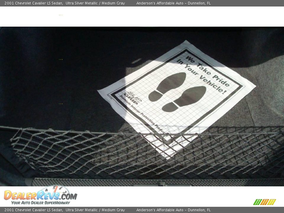 2001 Chevrolet Cavalier LS Sedan Ultra Silver Metallic / Medium Gray Photo #27