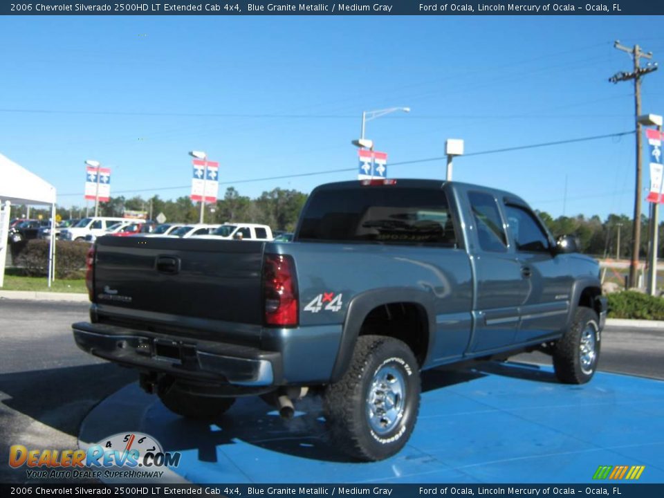 2006 Chevrolet Silverado 2500HD LT Extended Cab 4x4 Blue Granite Metallic / Medium Gray Photo #3