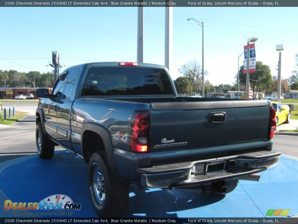 2006 Chevrolet Silverado 2500HD LT Extended Cab 4x4 Blue Granite Metallic / Medium Gray Photo #5