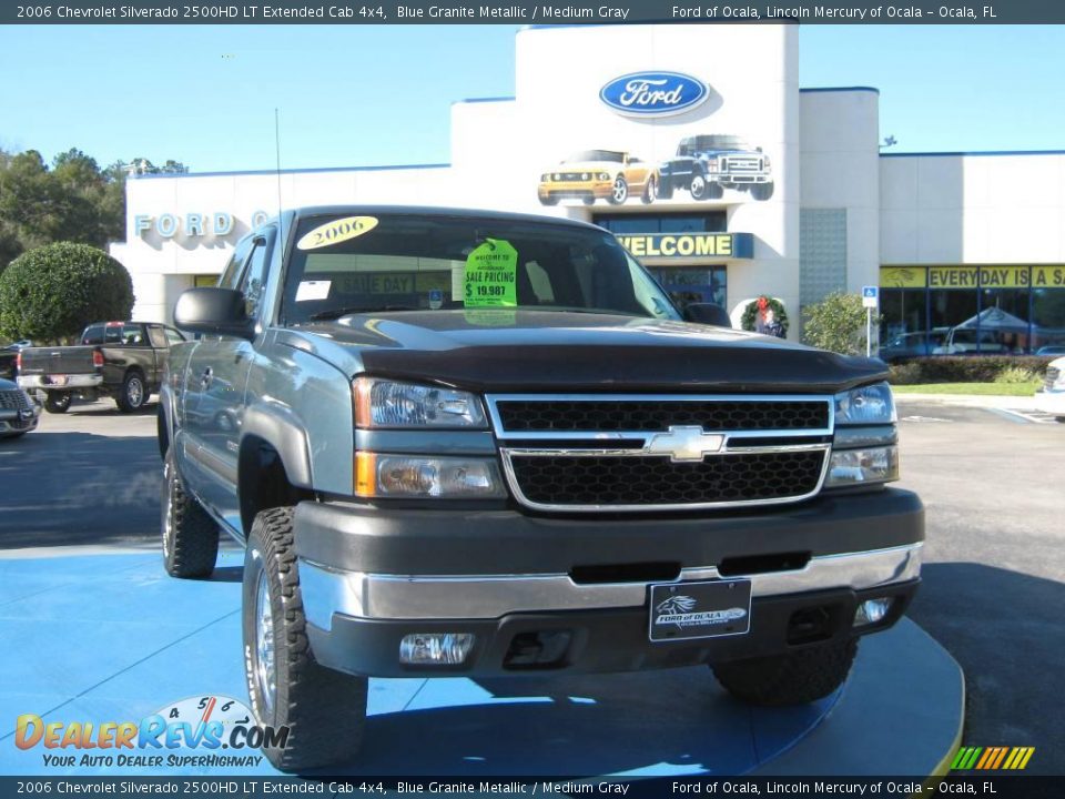 2006 Chevrolet Silverado 2500HD LT Extended Cab 4x4 Blue Granite Metallic / Medium Gray Photo #9