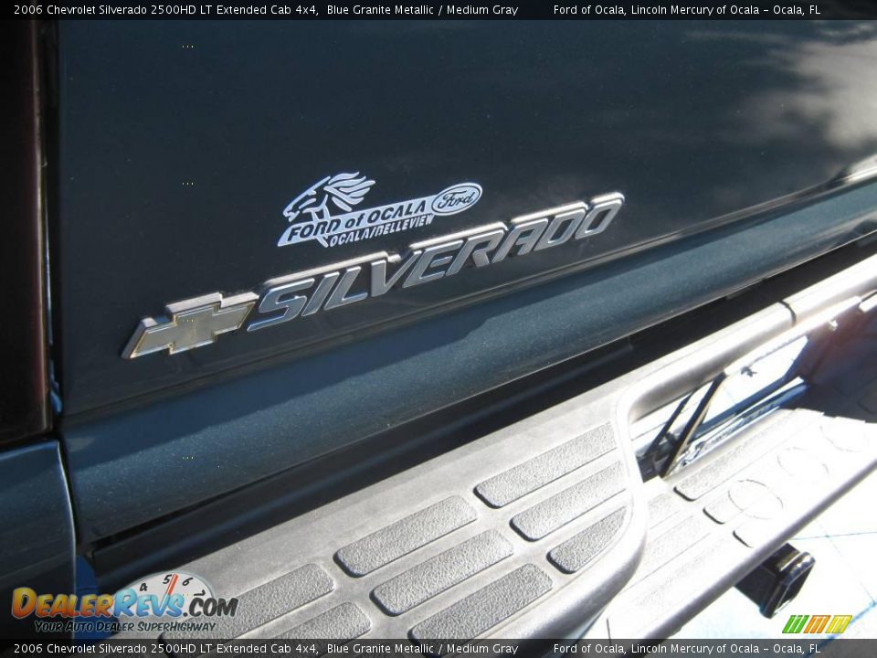 2006 Chevrolet Silverado 2500HD LT Extended Cab 4x4 Blue Granite Metallic / Medium Gray Photo #10