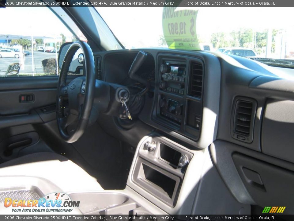 2006 Chevrolet Silverado 2500HD LT Extended Cab 4x4 Blue Granite Metallic / Medium Gray Photo #17