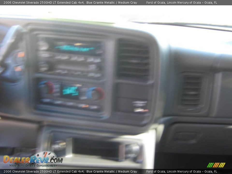 2006 Chevrolet Silverado 2500HD LT Extended Cab 4x4 Blue Granite Metallic / Medium Gray Photo #24