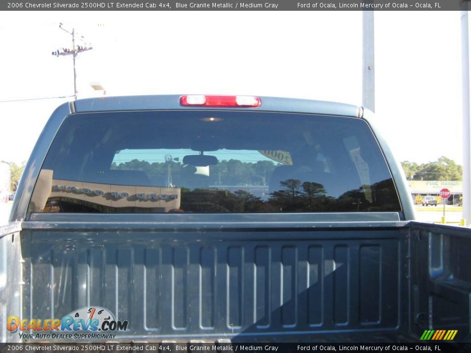 2006 Chevrolet Silverado 2500HD LT Extended Cab 4x4 Blue Granite Metallic / Medium Gray Photo #27