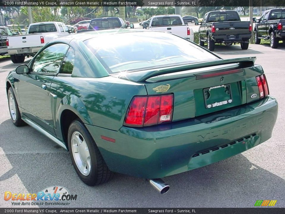 2000 Ford Mustang V6 Coupe Amazon Green Metallic / Medium Parchment Photo #5