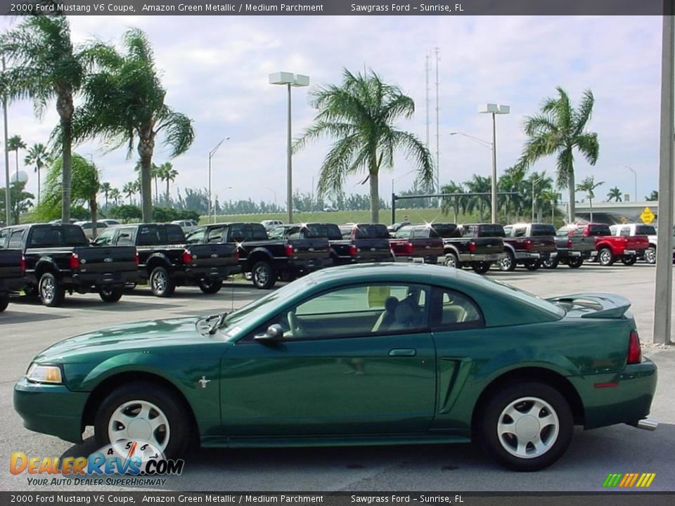 2000 Ford Mustang V6 Coupe Amazon Green Metallic / Medium Parchment Photo #6