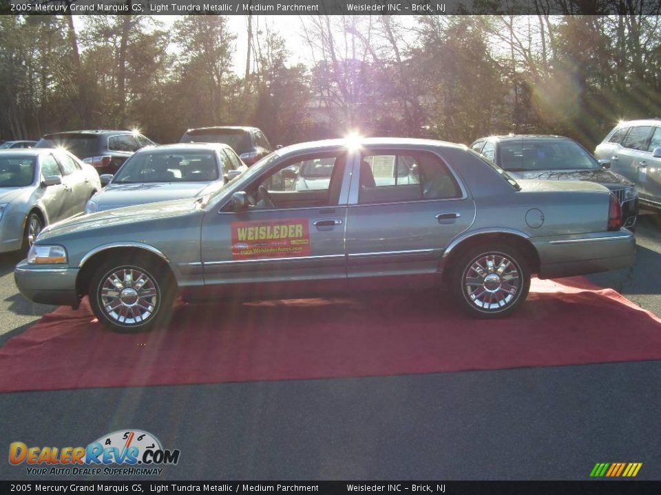 2005 Mercury Grand Marquis GS Light Tundra Metallic / Medium Parchment Photo #3