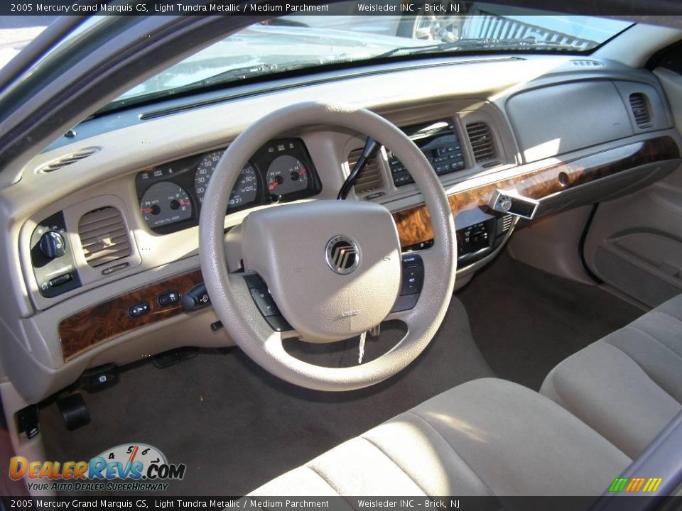 2005 Mercury Grand Marquis GS Light Tundra Metallic / Medium Parchment Photo #9