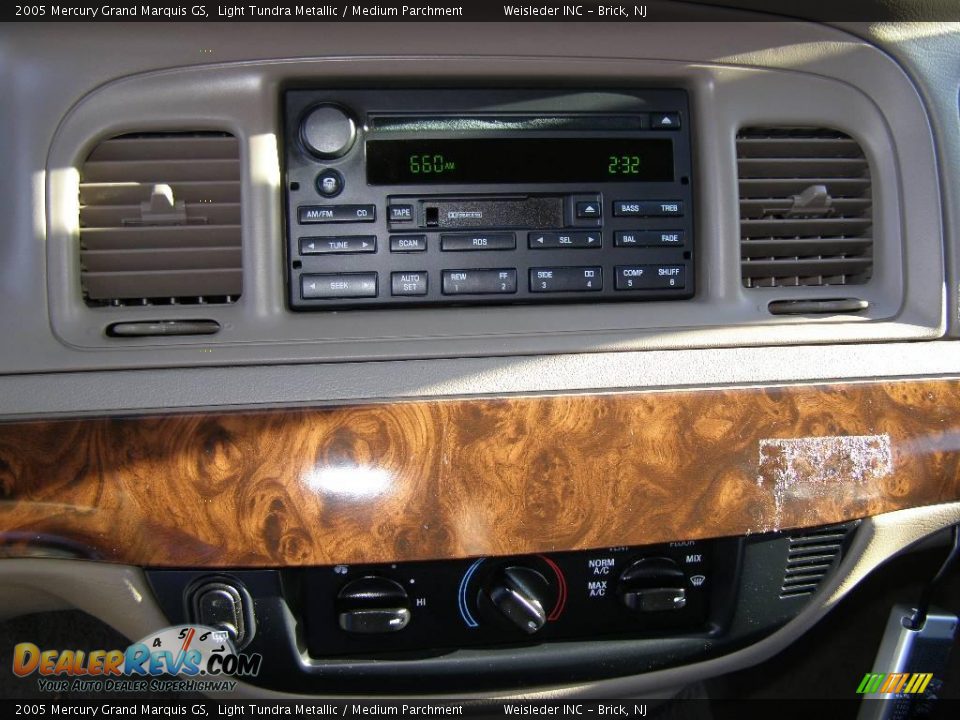 2005 Mercury Grand Marquis GS Light Tundra Metallic / Medium Parchment Photo #13