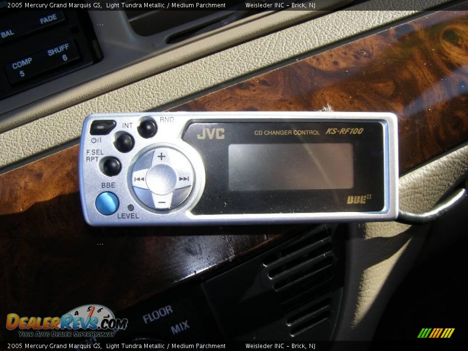 2005 Mercury Grand Marquis GS Light Tundra Metallic / Medium Parchment Photo #14