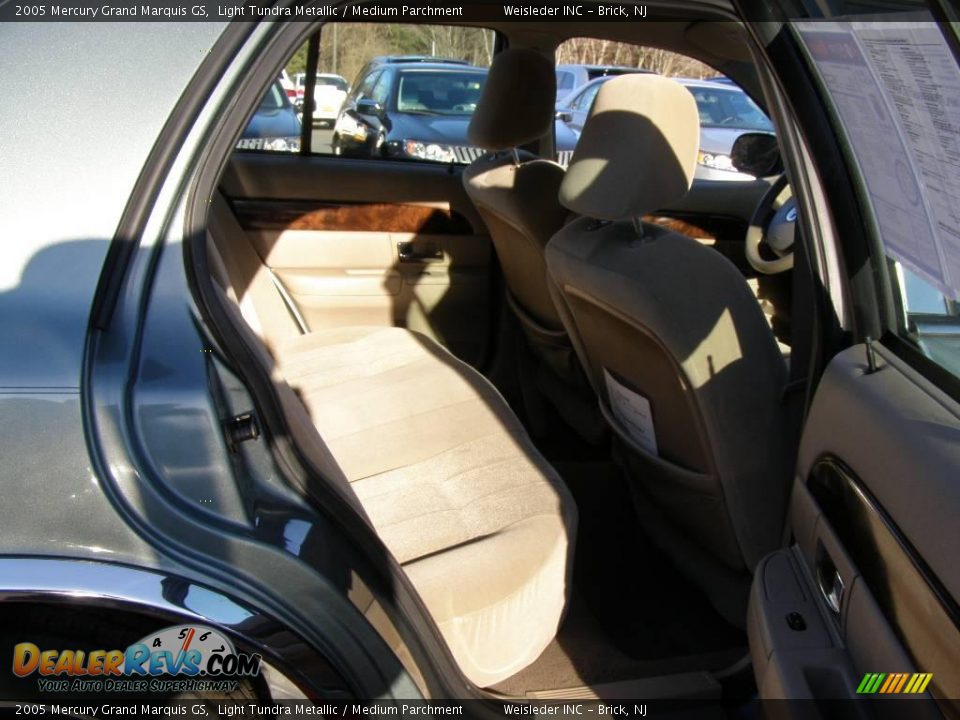 2005 Mercury Grand Marquis GS Light Tundra Metallic / Medium Parchment Photo #20