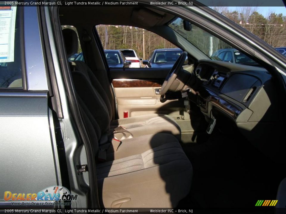 2005 Mercury Grand Marquis GS Light Tundra Metallic / Medium Parchment Photo #22