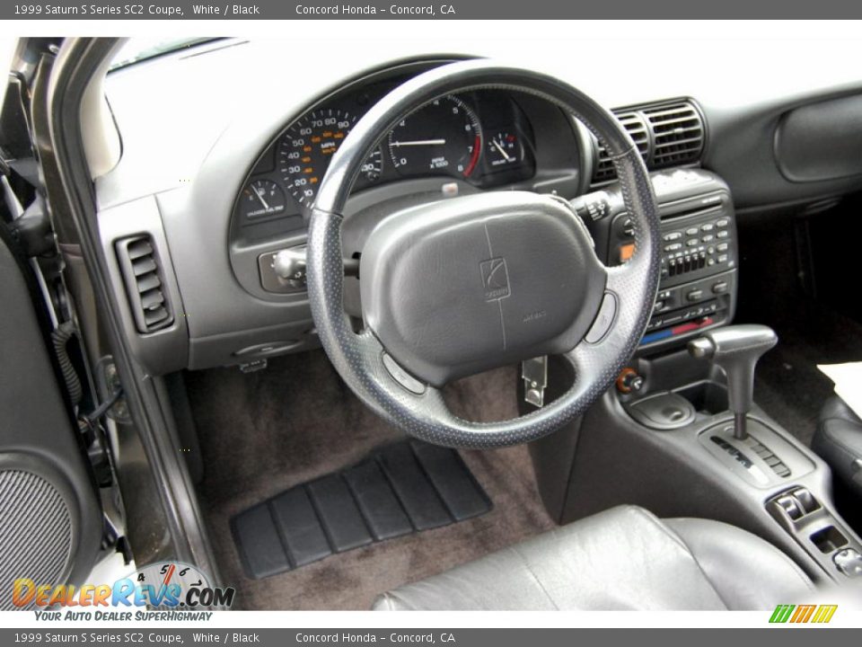 1999 Saturn S Series SC2 Coupe White / Black Photo #12