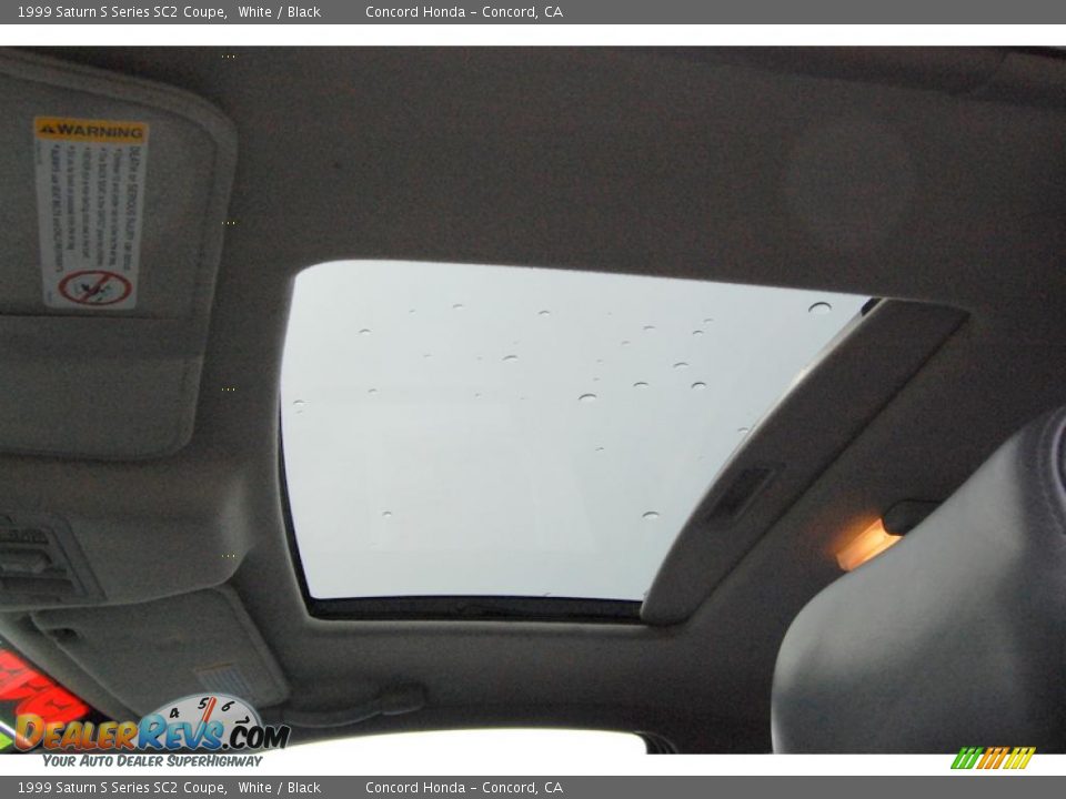 1999 Saturn S Series SC2 Coupe White / Black Photo #21