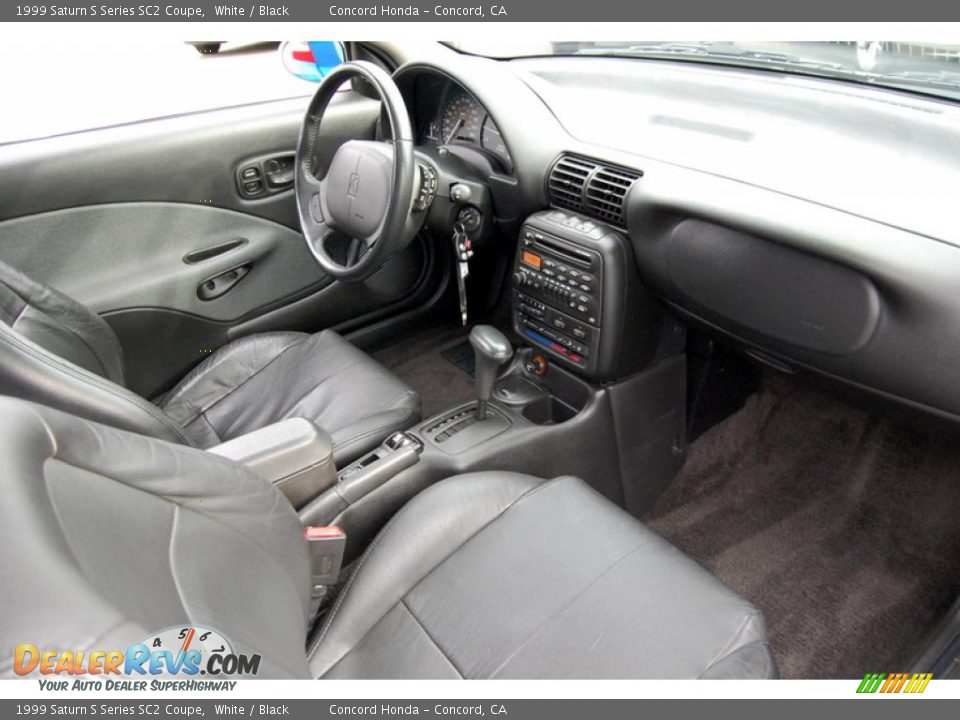 1999 Saturn S Series SC2 Coupe White / Black Photo #22
