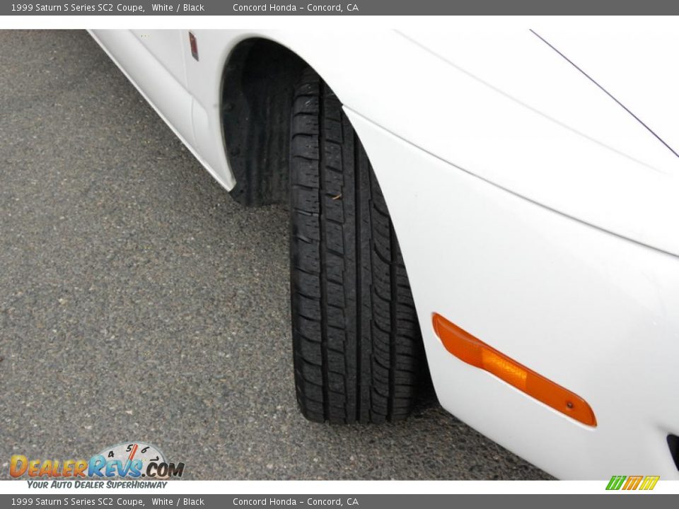 1999 Saturn S Series SC2 Coupe White / Black Photo #24