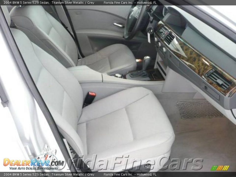 2004 BMW 5 Series 525i Sedan Titanium Silver Metallic / Grey Photo #13