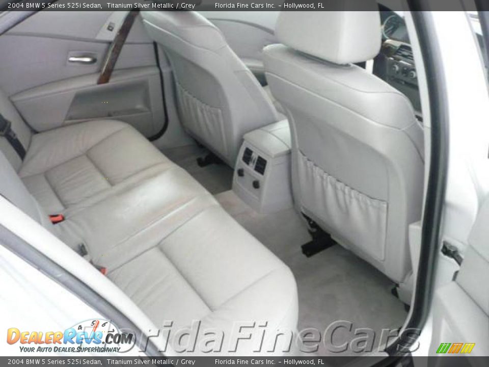 2004 BMW 5 Series 525i Sedan Titanium Silver Metallic / Grey Photo #15