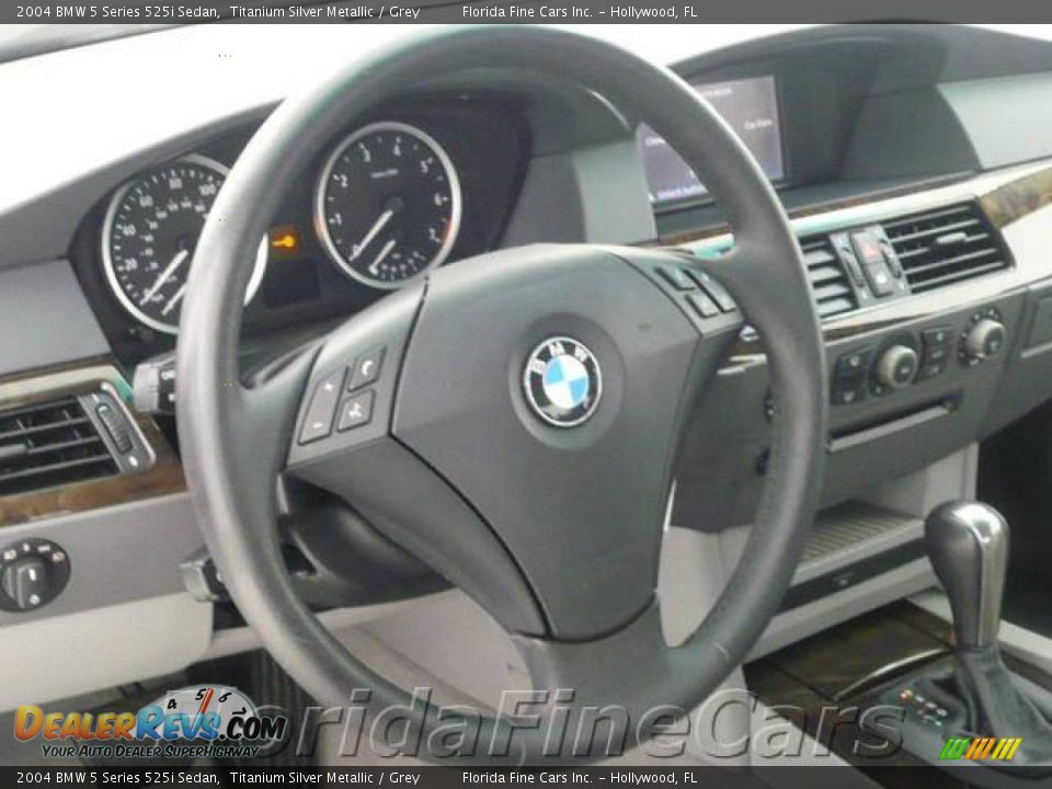 2004 BMW 5 Series 525i Sedan Titanium Silver Metallic / Grey Photo #17