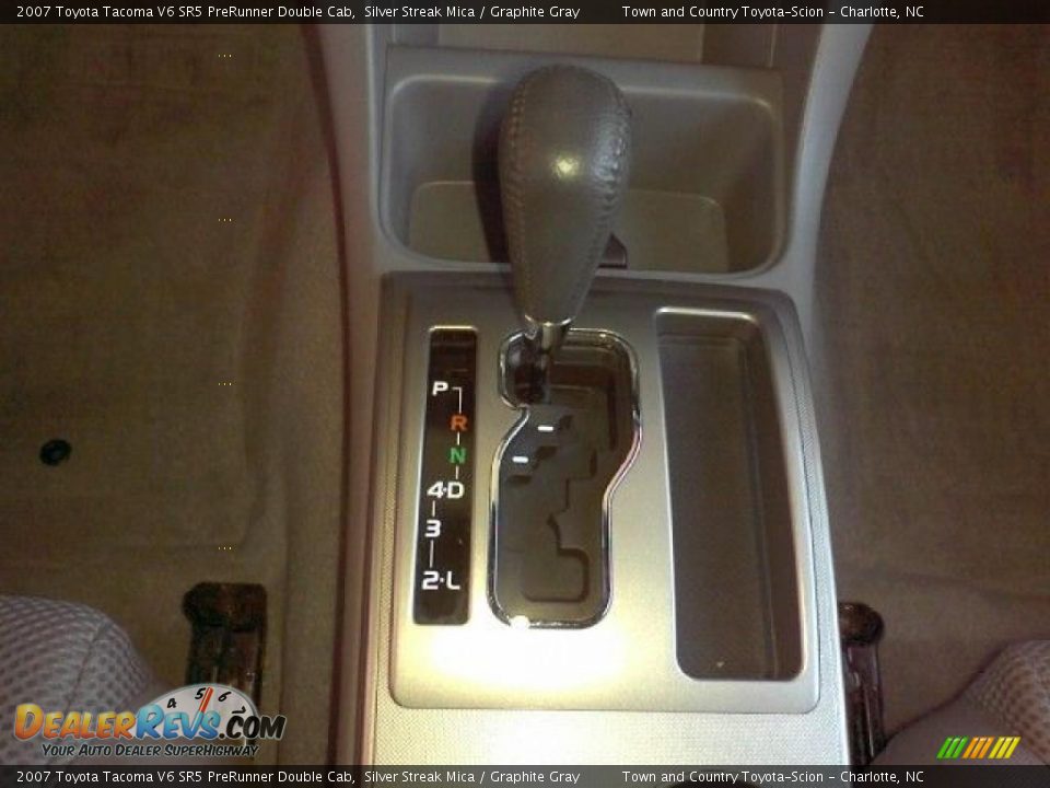 2007 Toyota Tacoma V6 SR5 PreRunner Double Cab Silver Streak Mica / Graphite Gray Photo #10