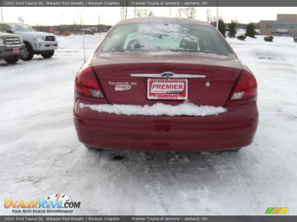 2003 Ford Taurus SE Matador Red Metallic / Medium Graphite Photo #4