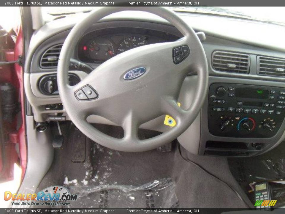 2003 Ford Taurus SE Matador Red Metallic / Medium Graphite Photo #14