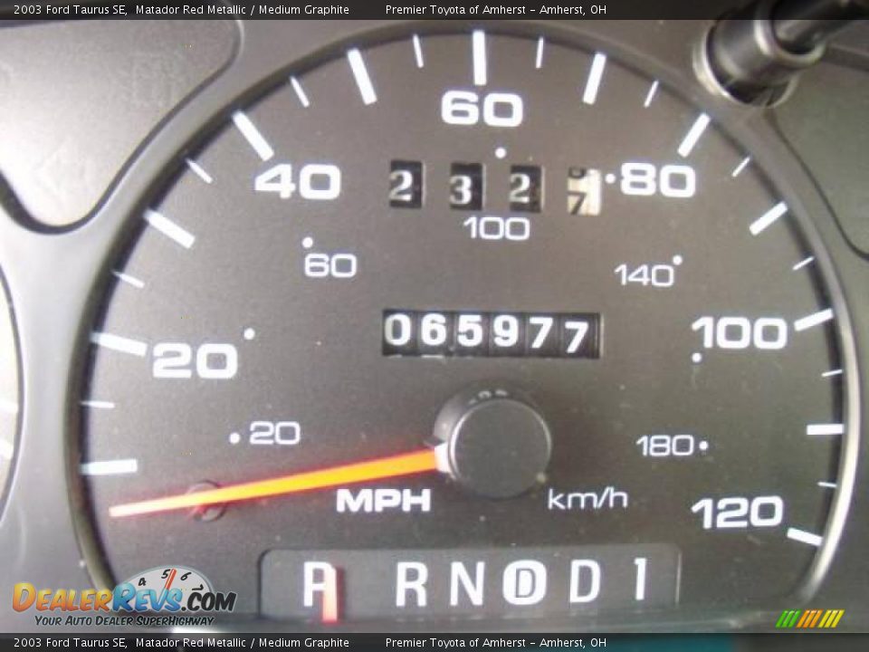 2003 Ford Taurus SE Matador Red Metallic / Medium Graphite Photo #15