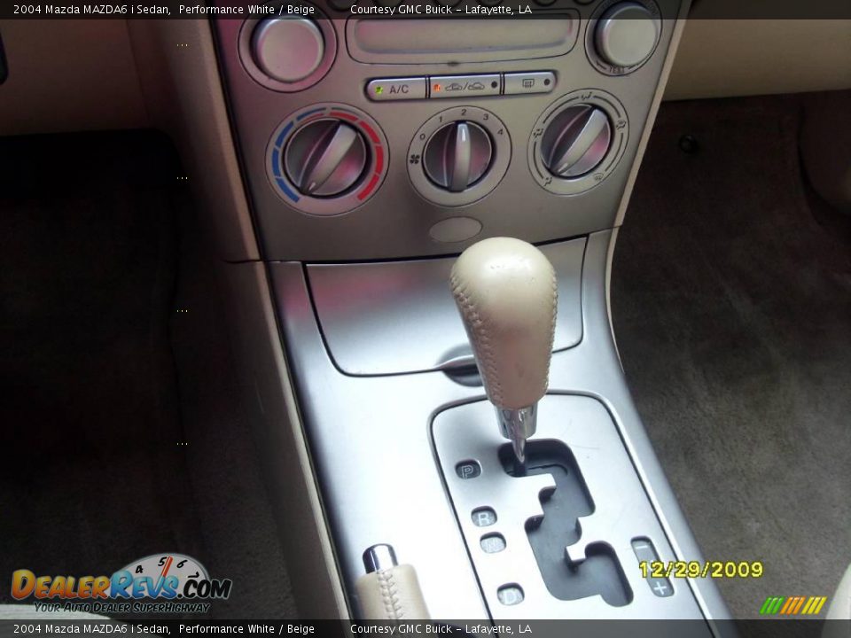 2004 Mazda MAZDA6 i Sedan Performance White / Beige Photo #16