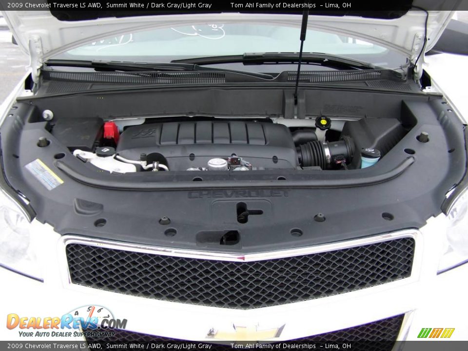 2009 Chevrolet Traverse LS AWD Summit White / Dark Gray/Light Gray Photo #17