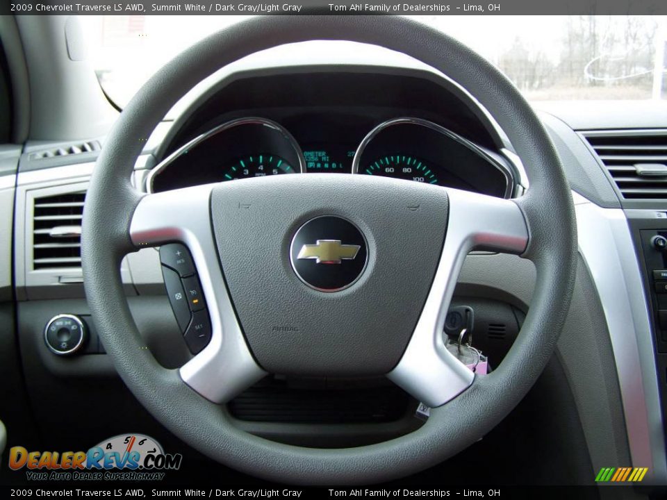 2009 Chevrolet Traverse LS AWD Summit White / Dark Gray/Light Gray Photo #20