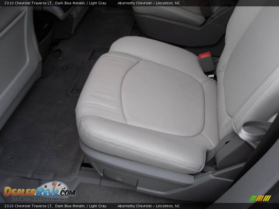 2010 Chevrolet Traverse LT Dark Blue Metallic / Light Gray Photo #11