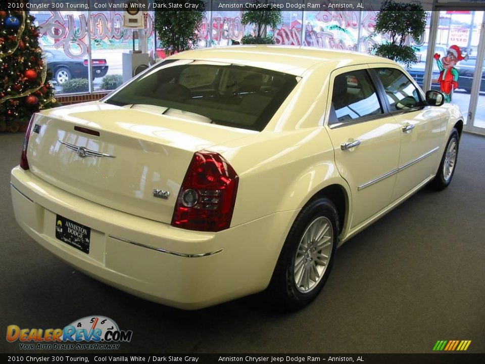 2010 Chrysler 300 Touring Cool Vanilla White / Dark Slate Gray Photo #6