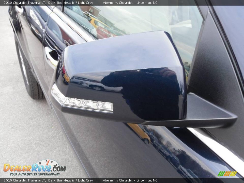2010 Chevrolet Traverse LT Dark Blue Metallic / Light Gray Photo #18