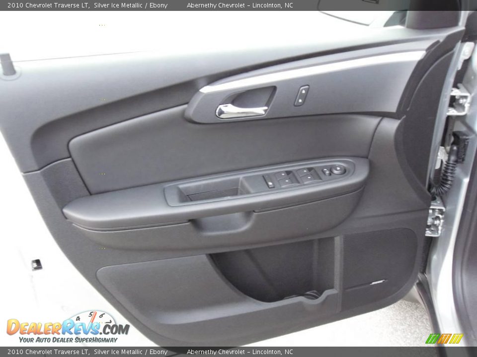 2010 Chevrolet Traverse LT Silver Ice Metallic / Ebony Photo #7
