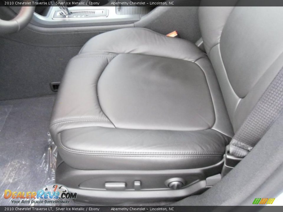 2010 Chevrolet Traverse LT Silver Ice Metallic / Ebony Photo #8