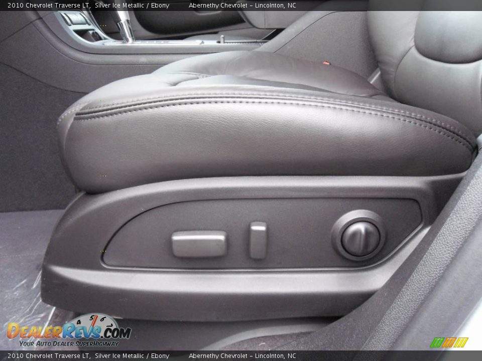 2010 Chevrolet Traverse LT Silver Ice Metallic / Ebony Photo #9