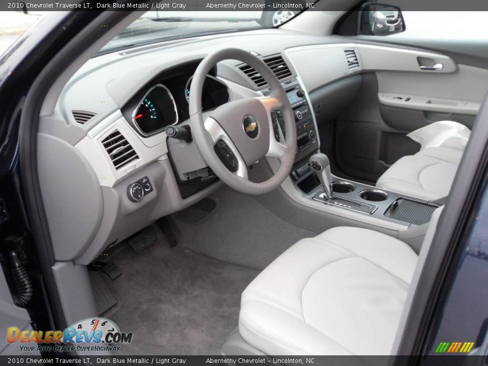 2010 Chevrolet Traverse LT Dark Blue Metallic / Light Gray Photo #26