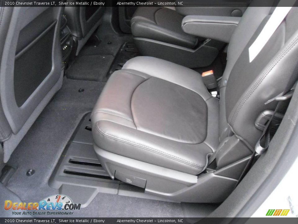 2010 Chevrolet Traverse LT Silver Ice Metallic / Ebony Photo #11