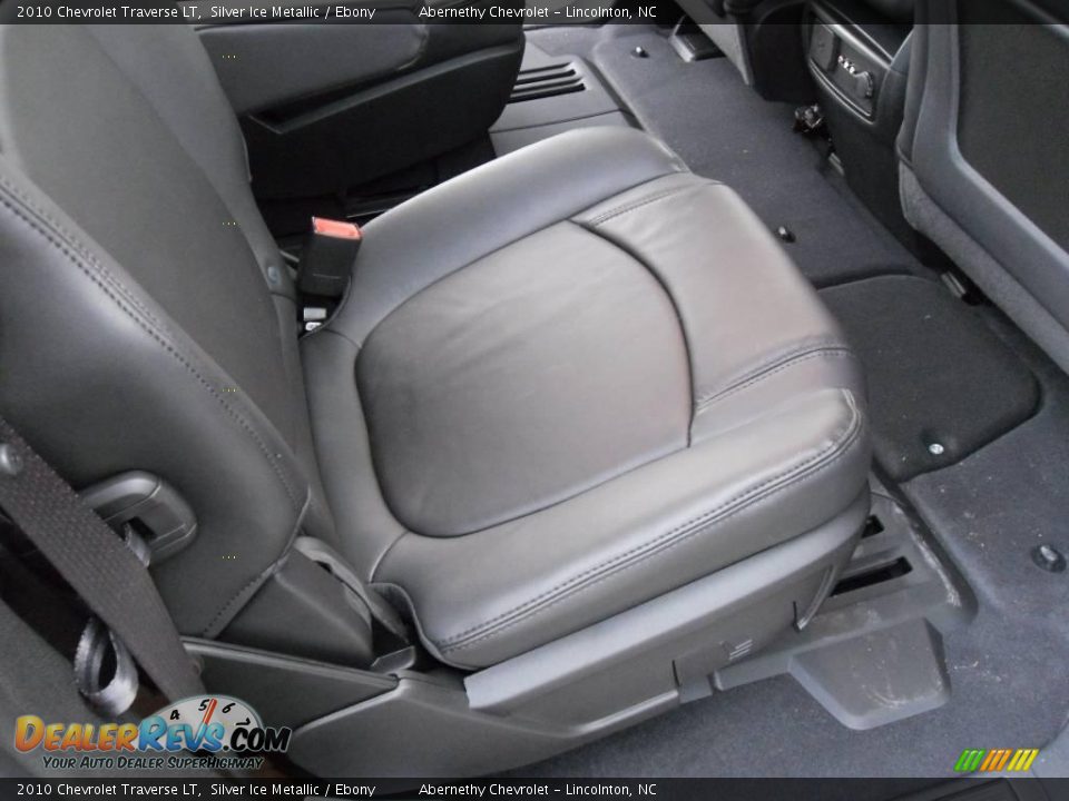 2010 Chevrolet Traverse LT Silver Ice Metallic / Ebony Photo #13