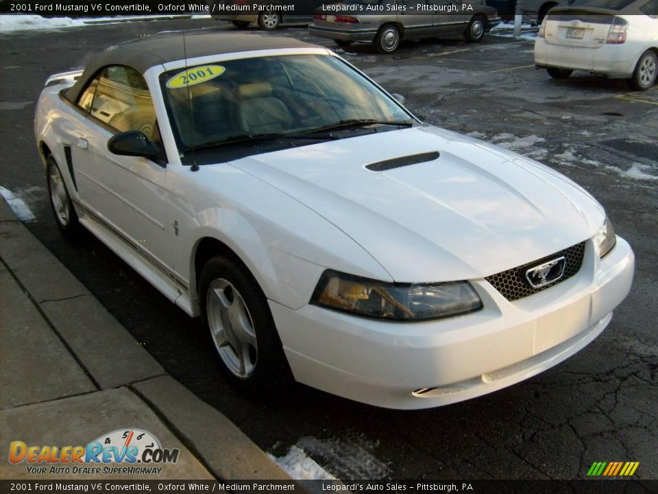 2001 Ford Mustang V6 Convertible Oxford White / Medium Parchment Photo #6