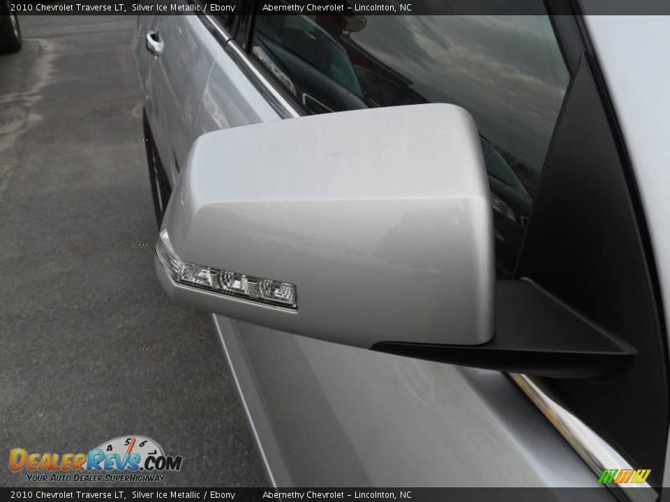 2010 Chevrolet Traverse LT Silver Ice Metallic / Ebony Photo #19