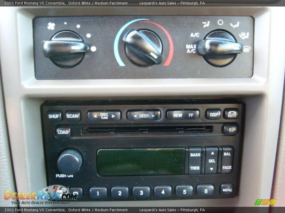2001 Ford Mustang V6 Convertible Oxford White / Medium Parchment Photo #14