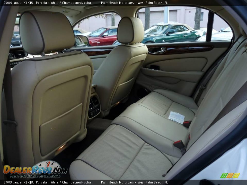 2009 Jaguar XJ XJ8 Porcelain White / Champagne/Mocha Photo #7
