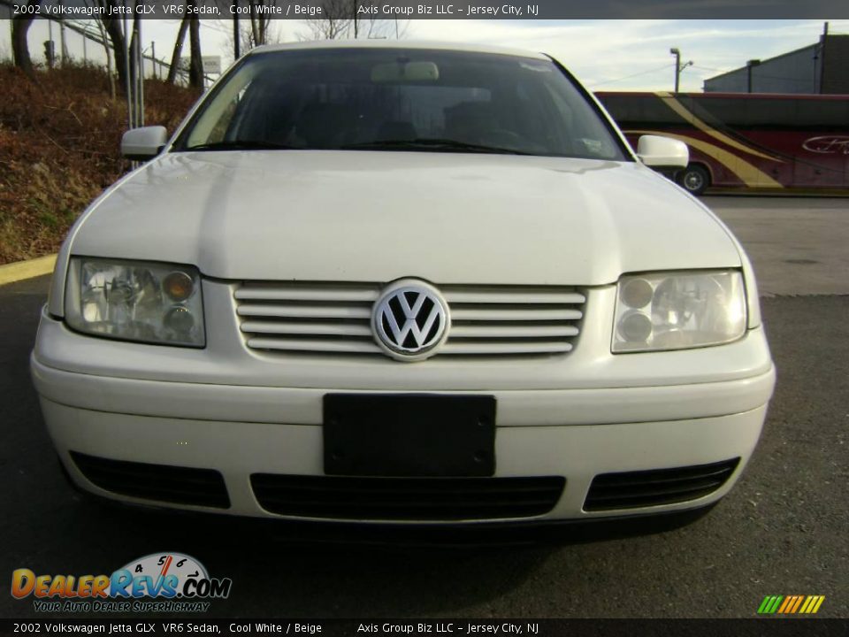 2002 Volkswagen Jetta GLX  VR6 Sedan Cool White / Beige Photo #3