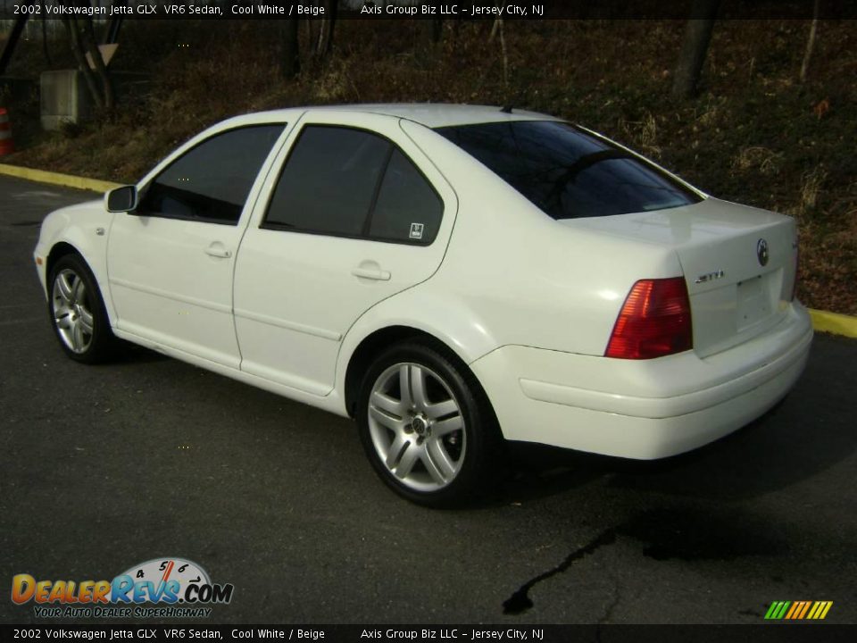 2002 Volkswagen Jetta GLX  VR6 Sedan Cool White / Beige Photo #4