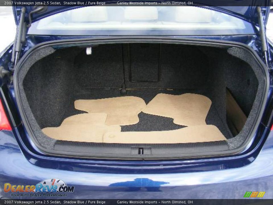 2007 Volkswagen Jetta 2.5 Sedan Shadow Blue / Pure Beige Photo #21
